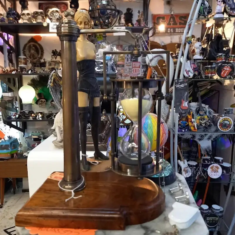 Antiques & Antics Negozi vintage