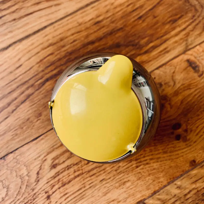 Posacenere da tavolo in metallo giallo cromo - Francia 1990 - Posacenere