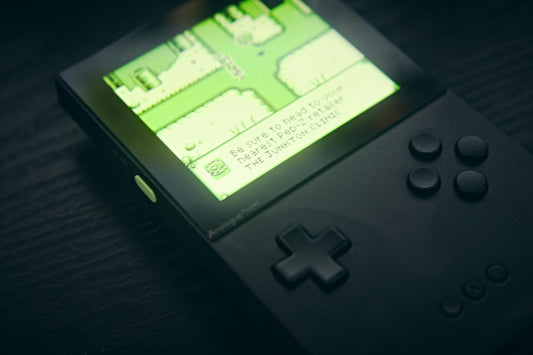 Console portatile retro, richiamo al collezionismo di videogiochi vintage