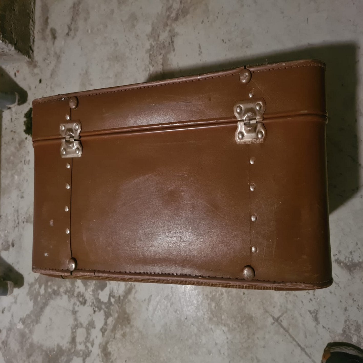 Valigia in cartone retrò-vintage