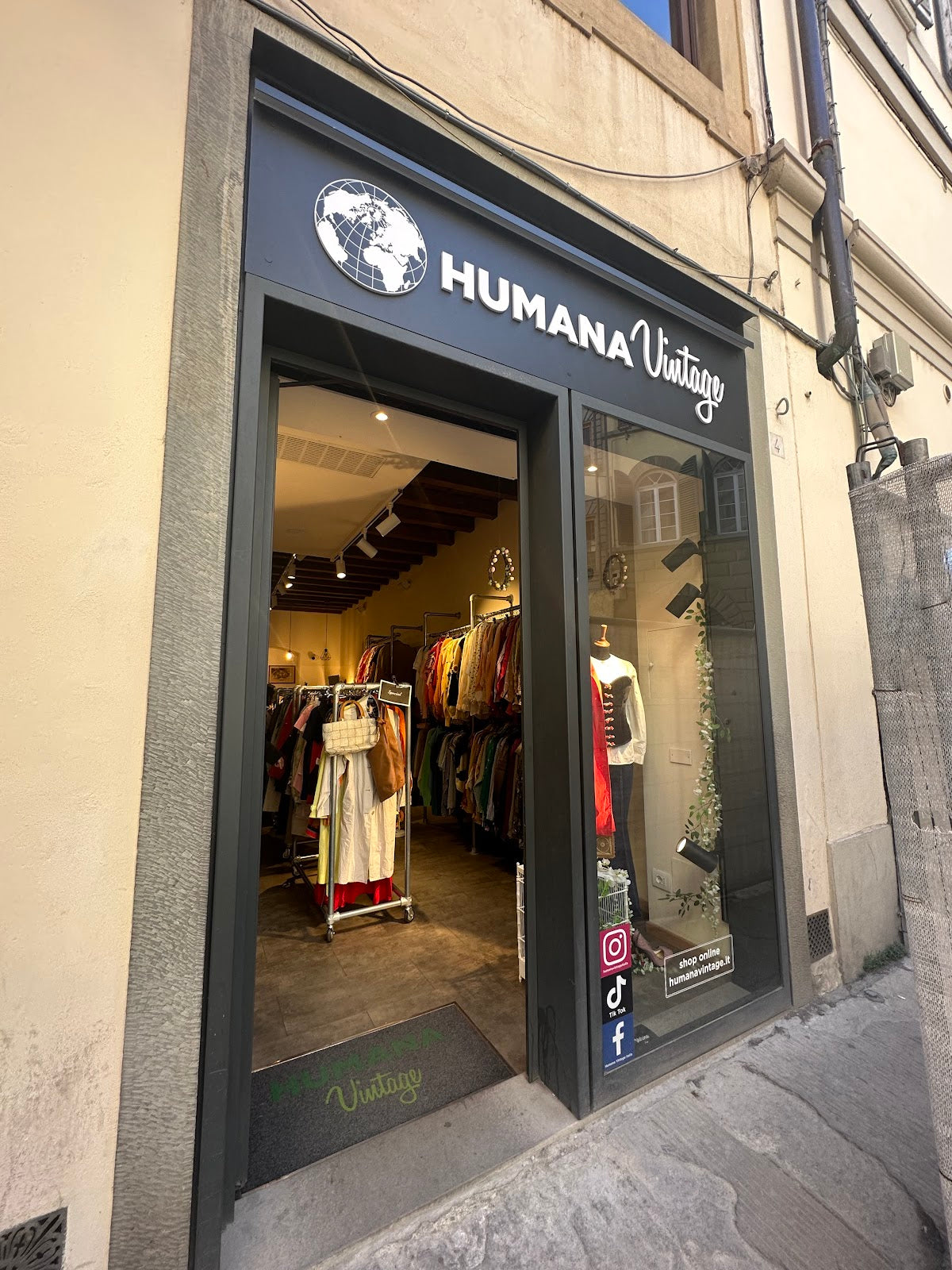 Humana Vintage Firenze - negozio vintage a Firenze (foto via Google Maps)