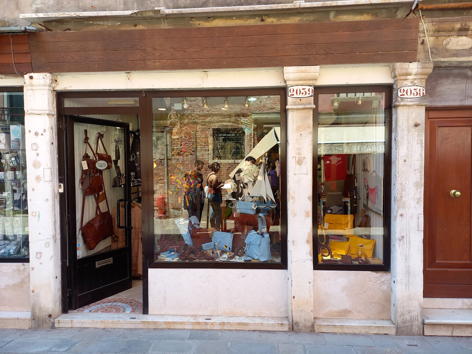 Bottega del Mondo - negozio vintage a Venezia (foto via Google Maps)