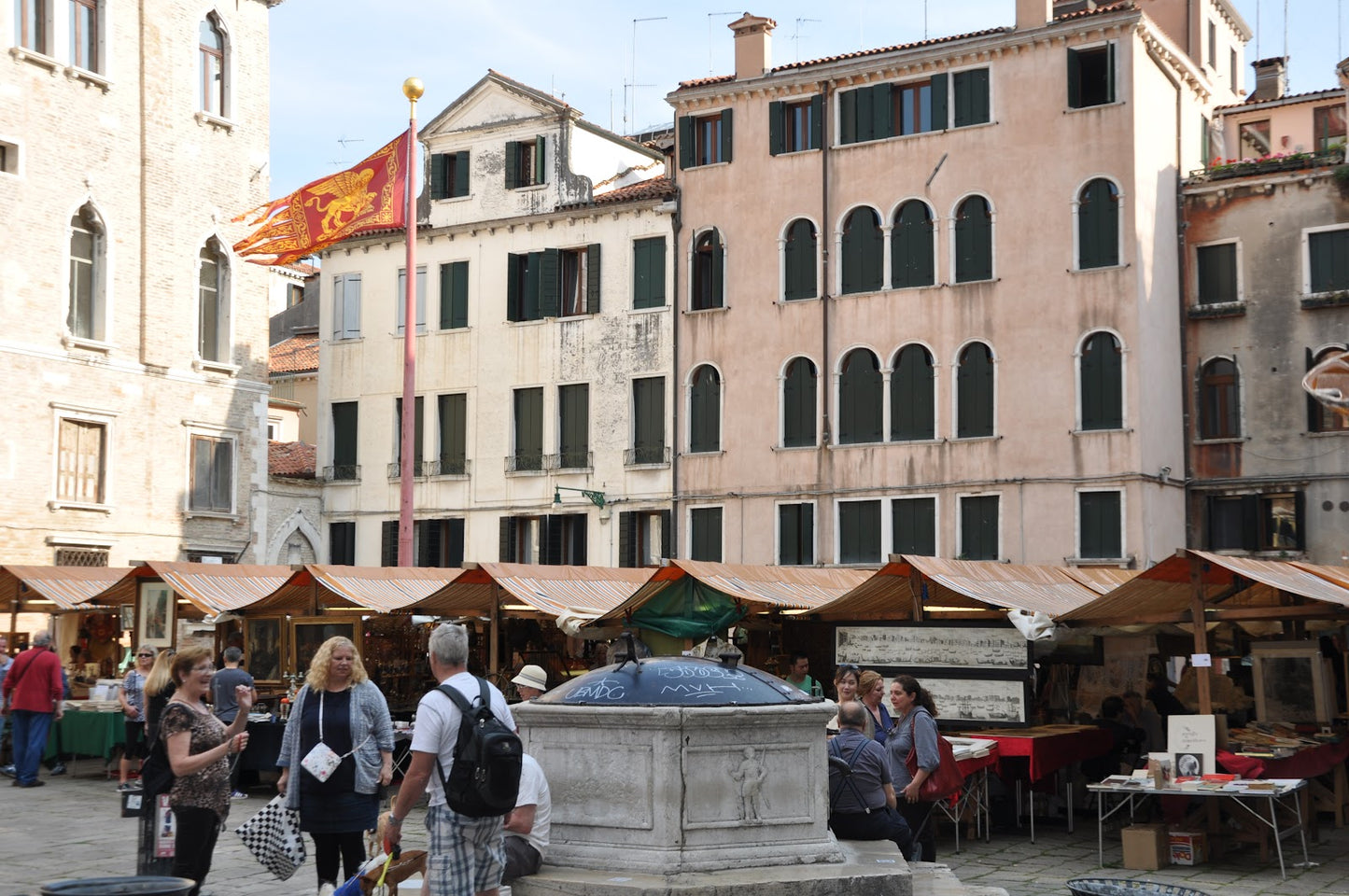 Mercatino dell'Antiquariato Campo San Maurizio - negozio vintage a Venezia (foto via Google Maps)