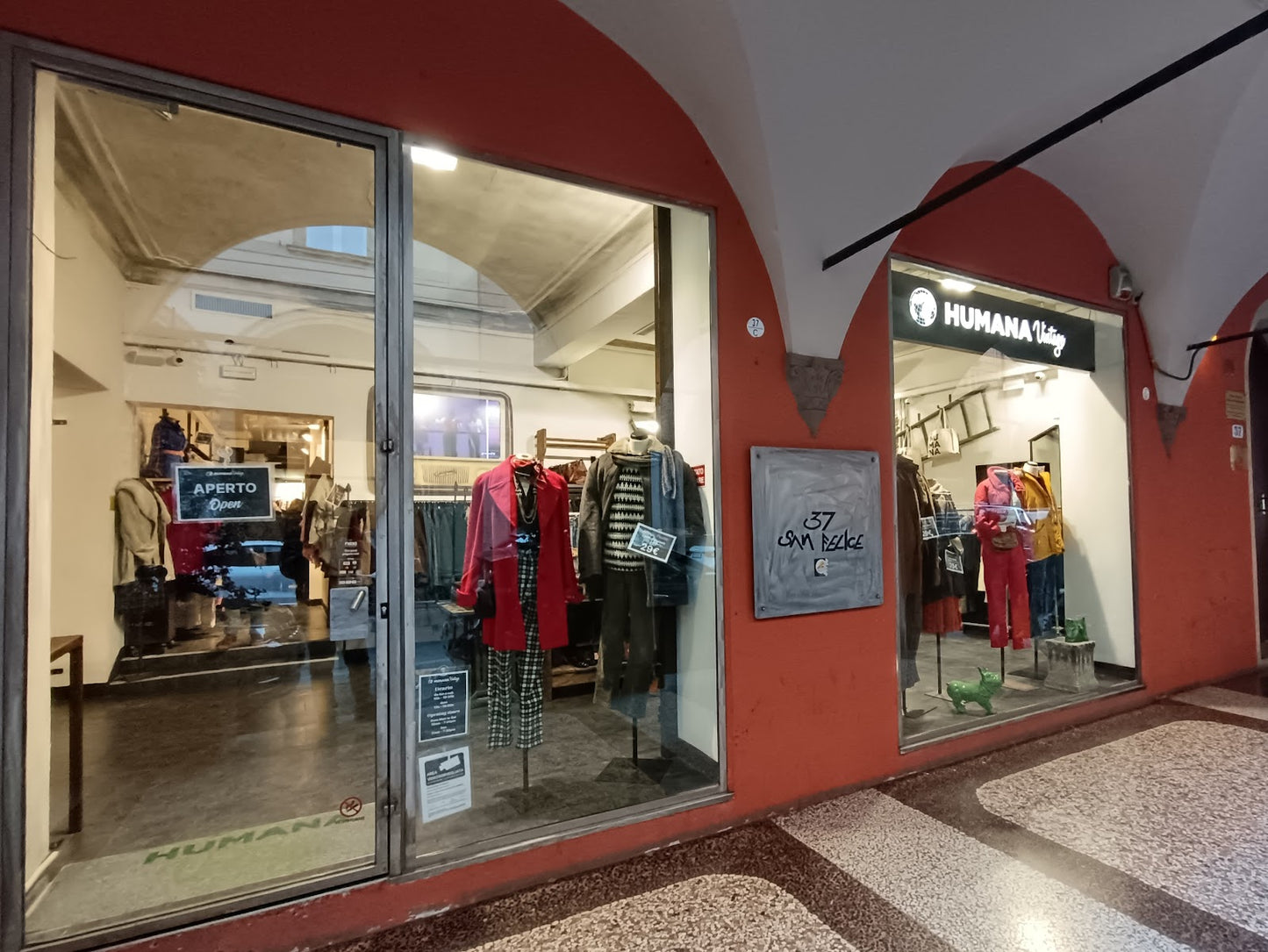 Humana Vintage Bologna San Felice - negozio vintage a Bologna (foto via Google Maps)