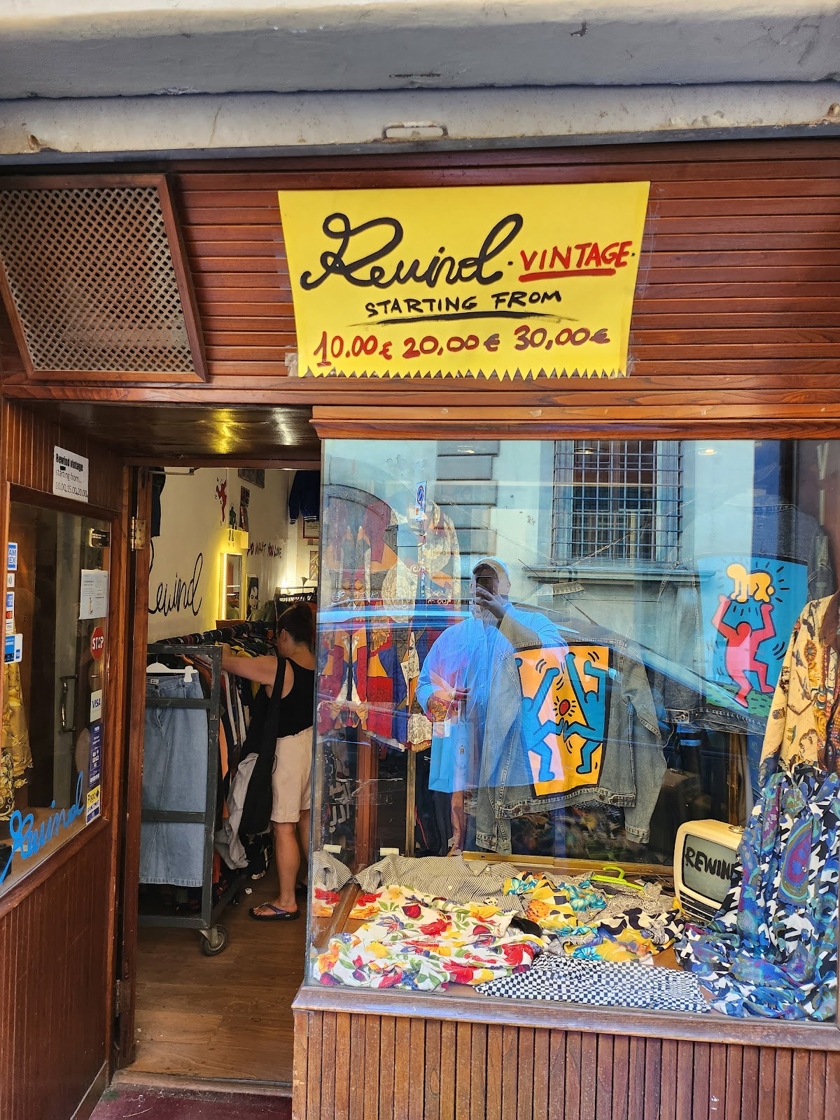 Rewind Vintage - negozio vintage a Firenze (foto via Google Maps)