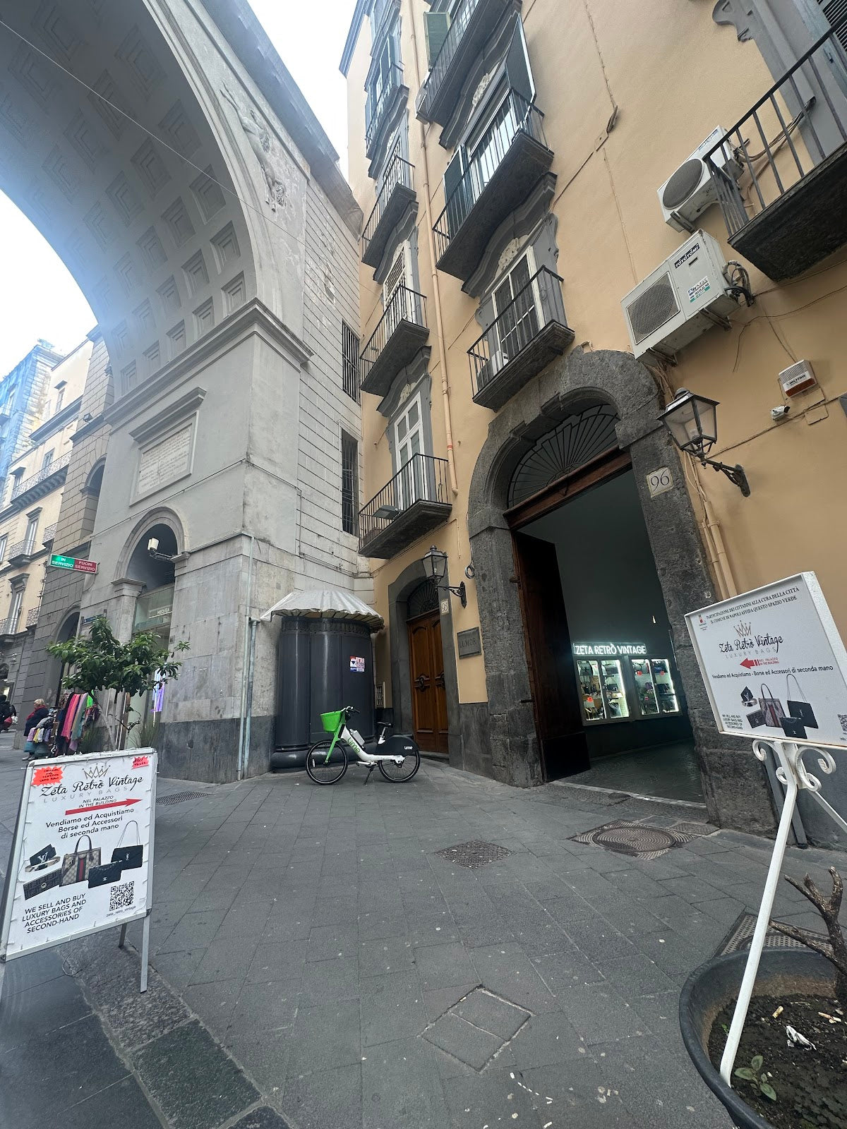 Zeta Retro' Vintage - negozio vintage a Napoli (foto via Google Maps)