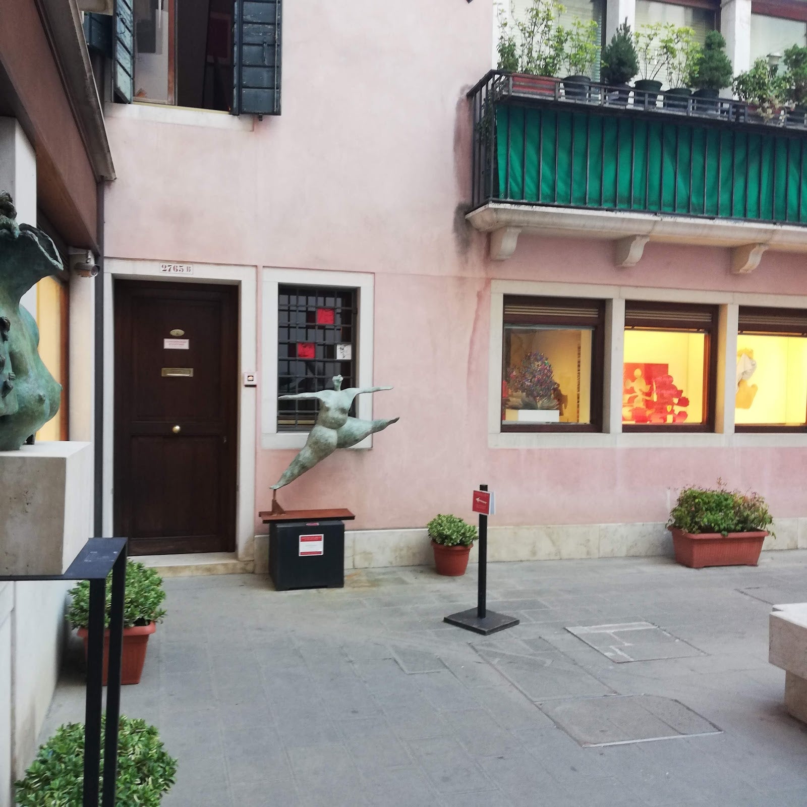 Maurizio Lorenzo Antiques - negozio vintage a Venezia (foto via Google Maps)