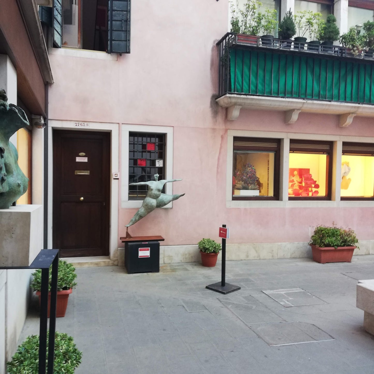 Maurizio Lorenzo Antiques - negozio vintage a Venezia (foto via Google Maps)