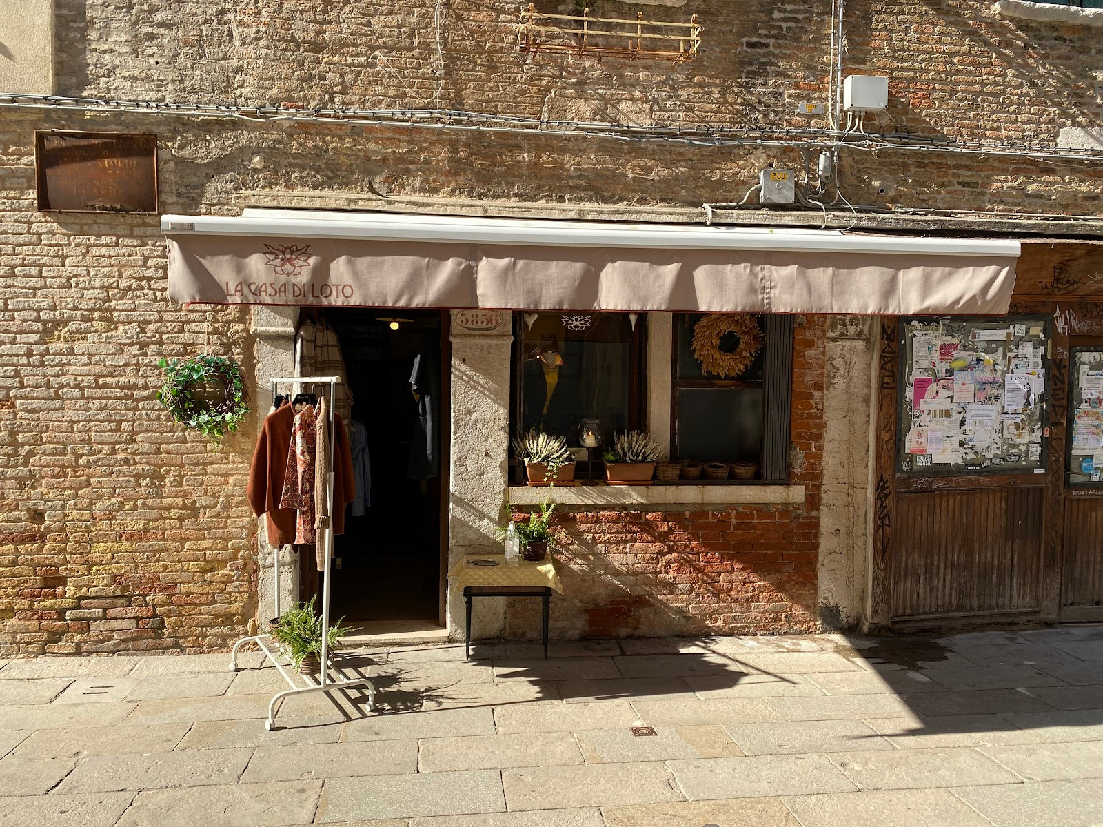 La Casa Di Loto - negozio vintage a Venezia (foto via Google Maps)