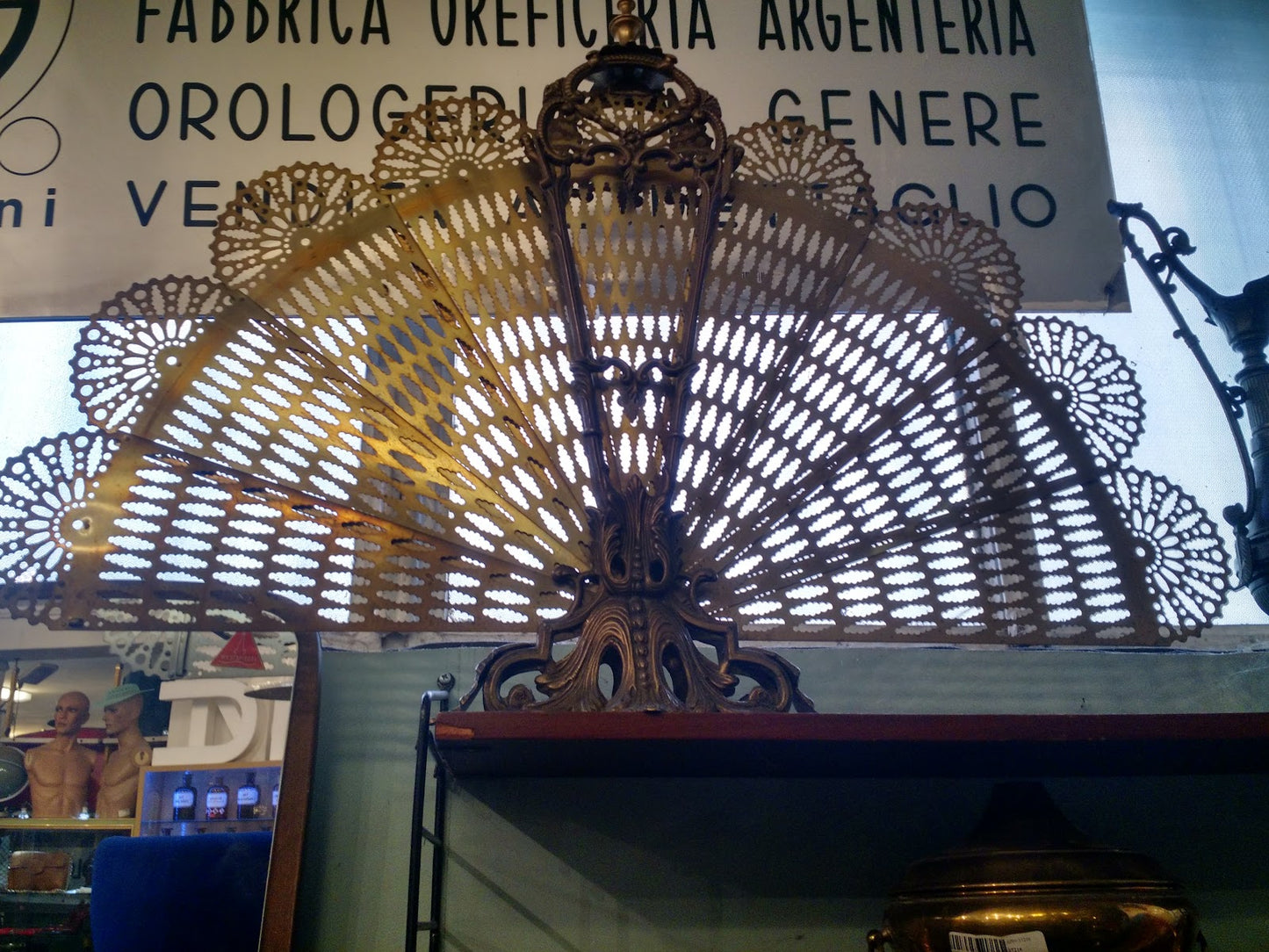 Penelopeinterni – Mercatino dell’usato - negozio vintage a Milano (foto via Google Maps)