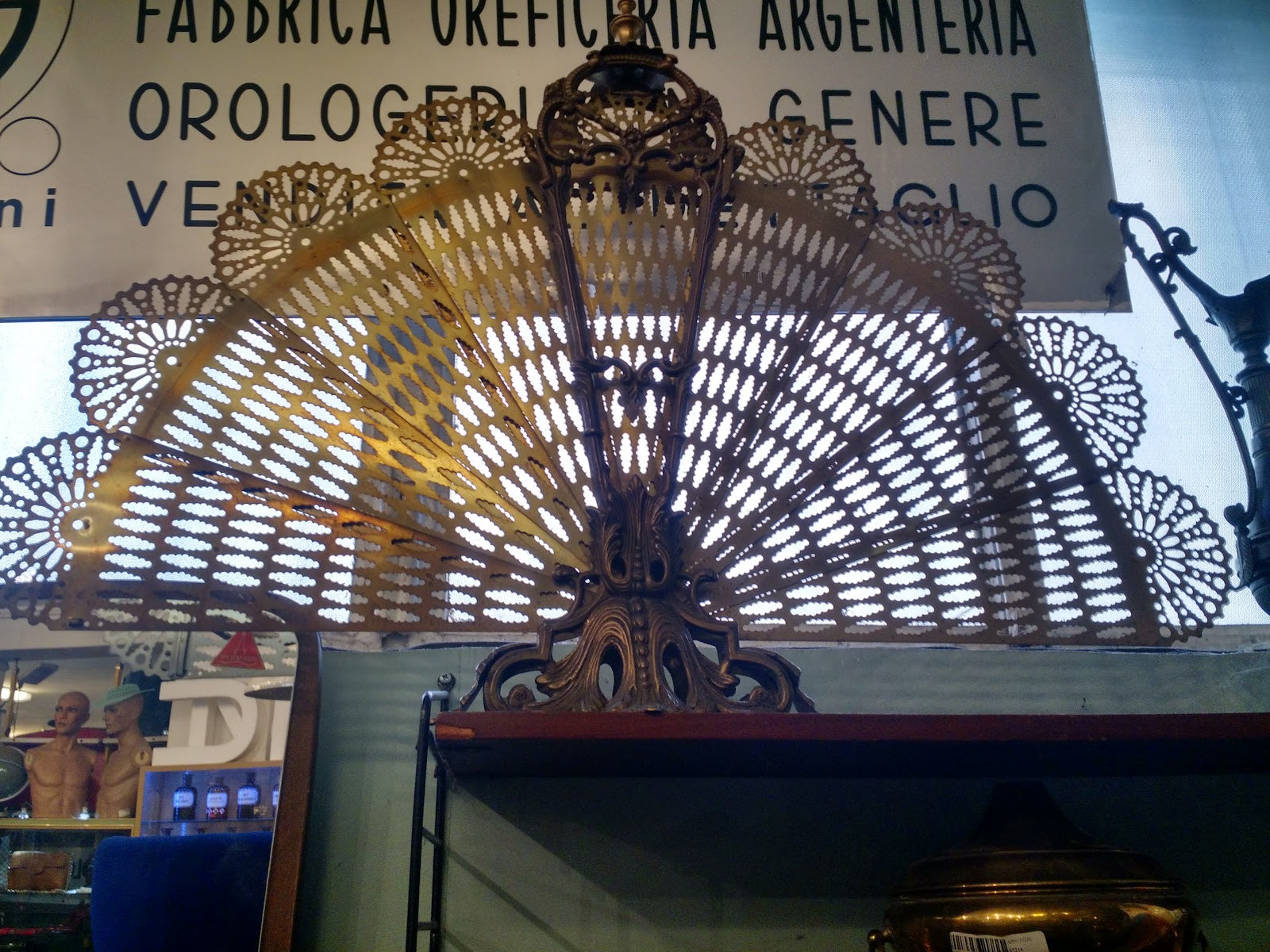 Penelopeinterni – Mercatino dell’usato - negozio vintage a Milano (foto via Google Maps)