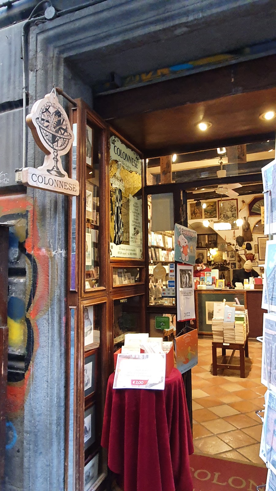 Libreria Antiquaria Colonnese - negozio vintage a Napoli (foto via Google Maps)