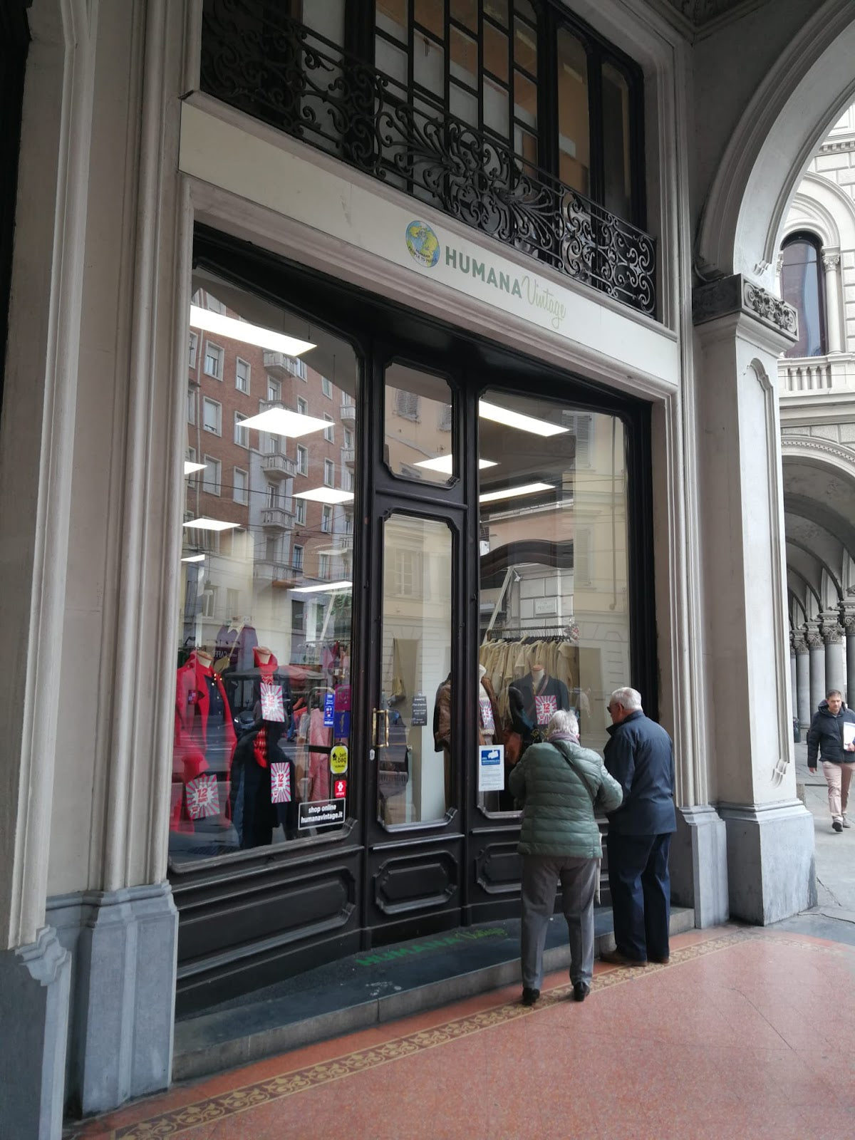 Humana Vintage - negozio vintage a Torino (foto via Google Maps)