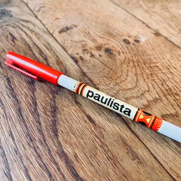 Matita rossa e bianca con la scritta ’Paulista’.