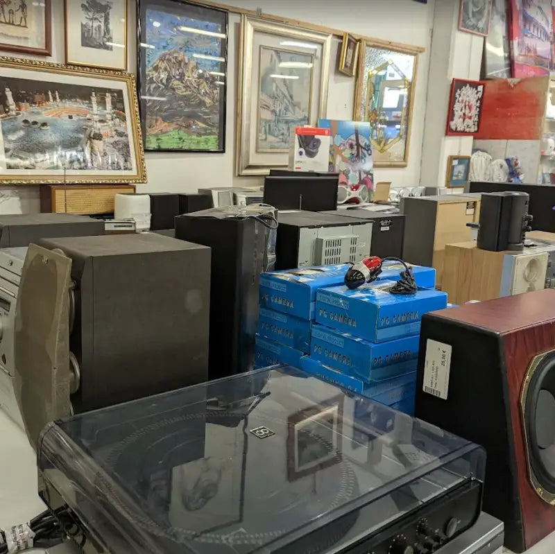 Mercatino Dell’Usato Di Ferrari Dino - Negozi vintage