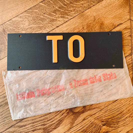 Targa auto vintage TO Torino in plastica con busta originale - Italia 1970 - Targhe e Insegne