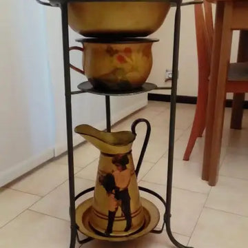 Treppiede necessaire da toilette antico - Treppiede